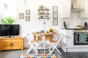 #09 Modern 2 bed Apart| Sleeps 5| near BHX NEC - Image 3