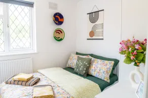 #09 Modern 2 bed Apart| Sleeps 5| near BHX NEC - Image 4