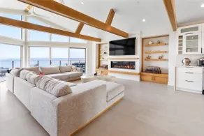 Bayfront bliss Dune Road 6BR with floating dock - Image 5