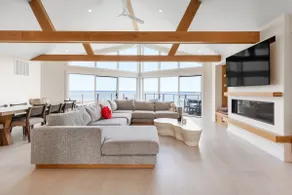 Bayfront bliss Dune Road 6BR with floating dock - Image 4