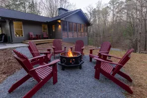 Hemlock Hideaway - Image 2