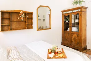 The Cabinette: Cozy suite 15 min to the beach! - Image 2
