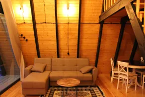 Vintage Cabin - Image 3