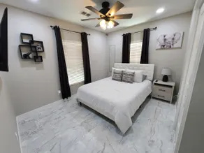 Zoo House - Image 2
