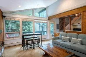 Local's Condo in Vail, Steps from Ski Shuttle - Image 5
