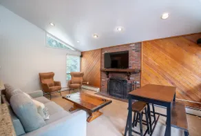 Local's Condo in Vail, Steps from Ski Shuttle - Image 3