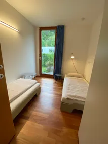 Cozy city apartment with garden - Image 4