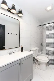 4BR/2BA + Large Fenced Backyard + Fast WIFI - Image 4