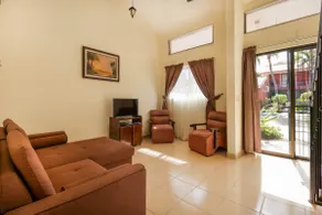 Las Palmas King Bed Loft: Pool & Beach. - Image 3