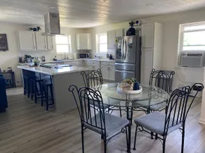 Acadian Home away from home or Extended stay - Image 4