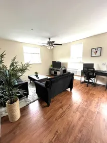 Charming Cozy Stay - Image 3