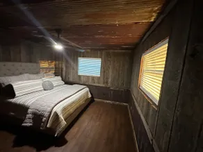 Rustic 4BR home - Image 2