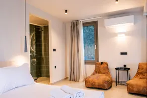 Studio Villa with Jacuzzi - Image 5