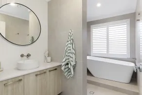 Newly Built Luxury Modern Home - Image 5