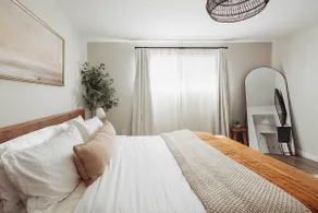 Cozy Stay Near RDM Airport - Image 3