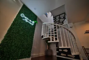 Spacious two stories condo in old port free parking - Image 3