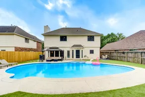 Houston Huge Pool, miniGolf, Katy Asian Town, King - Image 2