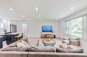 Minutes from the beach, brand new 4 bedroom - Image 4