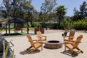 Beautiful home with amenities and close to venues! - Image 5