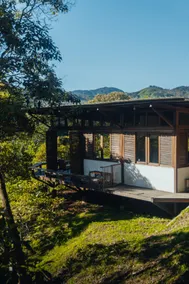 Casabella • Wooden cabin with panoramic view - Image 2