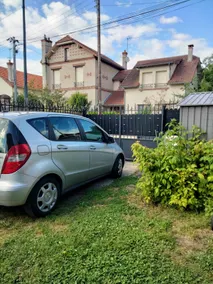 Entire house, garden, parking, close to Paris, 5 minutes from the RER A - Image 2