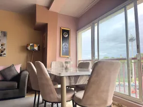Hypercentral cosy studio with park view - Image 2
