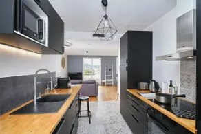 2 bedrooms with views, elevator, close to the center - Image 3