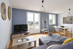 2 bedrooms with views, elevator, close to the center - Image 5