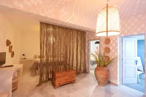 Phaos Premier Suite with Hot Tub & Sea View - Image 5
