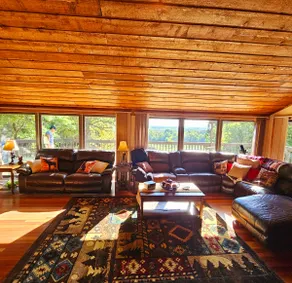 Eagles Nest Lodge - Image 2