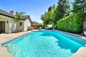 Relaxing Vacation Family Home with Pool & Jacuzzi - Image 4