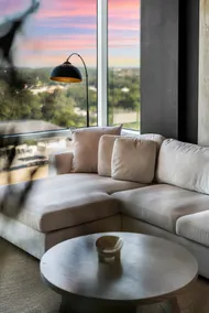 The Blackstone® Luxury 1BR w/ King Bed, Gym, Pool - Image 2