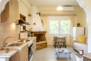 Urban Oasis: Spacious Apartment in Mytilene - Image 2