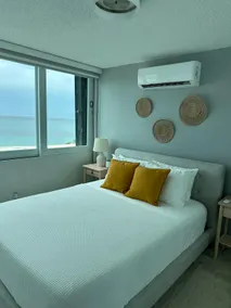 Deja Blue Beachfront Apartment - Image 4