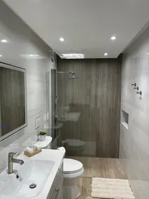 Deja Blue Beachfront Apartment - Image 5
