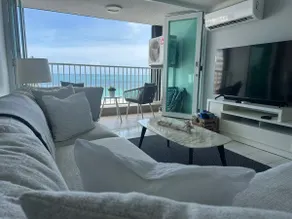 Deja Blue Beachfront Apartment - Image 2