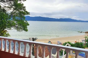 Summer | Beachfront Cabin with King Bed - Image 5