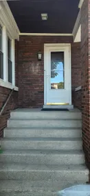 Entire bungalow in Chicago - Image 3