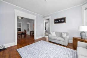 Serenity Downtown Apartment - Image 5