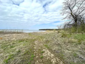 Lake House with a private trail to the beach! - Image 3