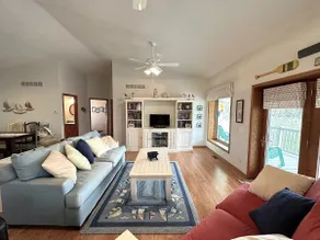 Lake House with a private trail to the beach! - Image 5