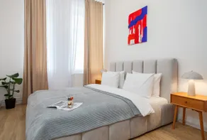 Serene Haven: 3BR Apt with Light Tones and Artwork - Image 2