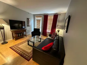 Montreal Sunrise Suite 404 - Image 3
