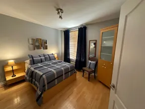 Montreal Sunrise Suite 404 - Image 4