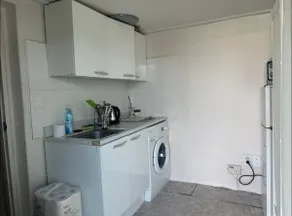 Rooftop: Large room + yard + private toilet, entire rooftop/dog-friendly/long-term stay available/5 minutes from subway/1 minute from bus - Image 3