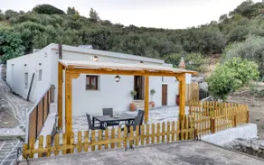 Villa Camesi - Quiet Escape with Stunning Views - Image 2