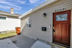 5 Bedroom, 7 Bed Cozy and Spacious Home. - Image 5