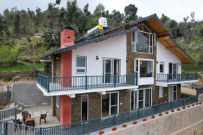 Sthiram - Image 5