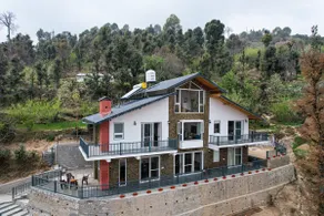 Sthiram - Image 4