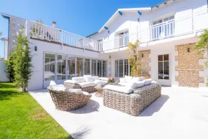 Villa Les Peupliers with pool by the sea - Image 3